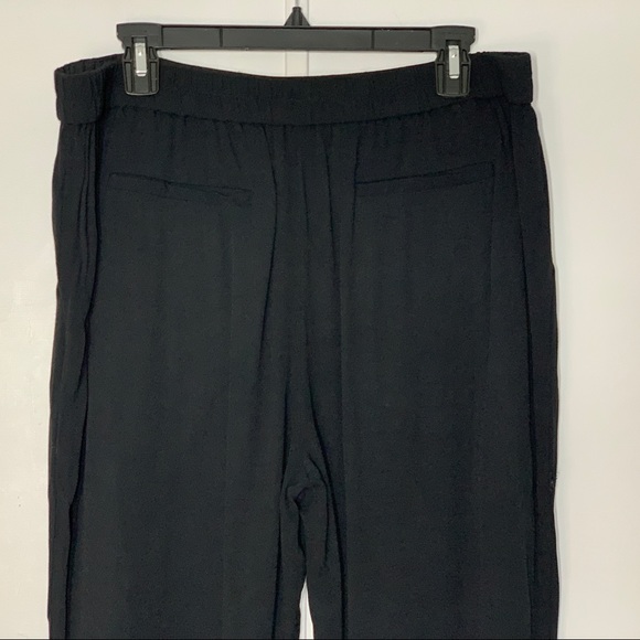 Halogen Relaxed Cropped Pants in Black - Picture 6 of 10